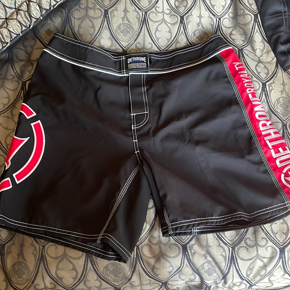 Dethrone Board/Fight Shorts